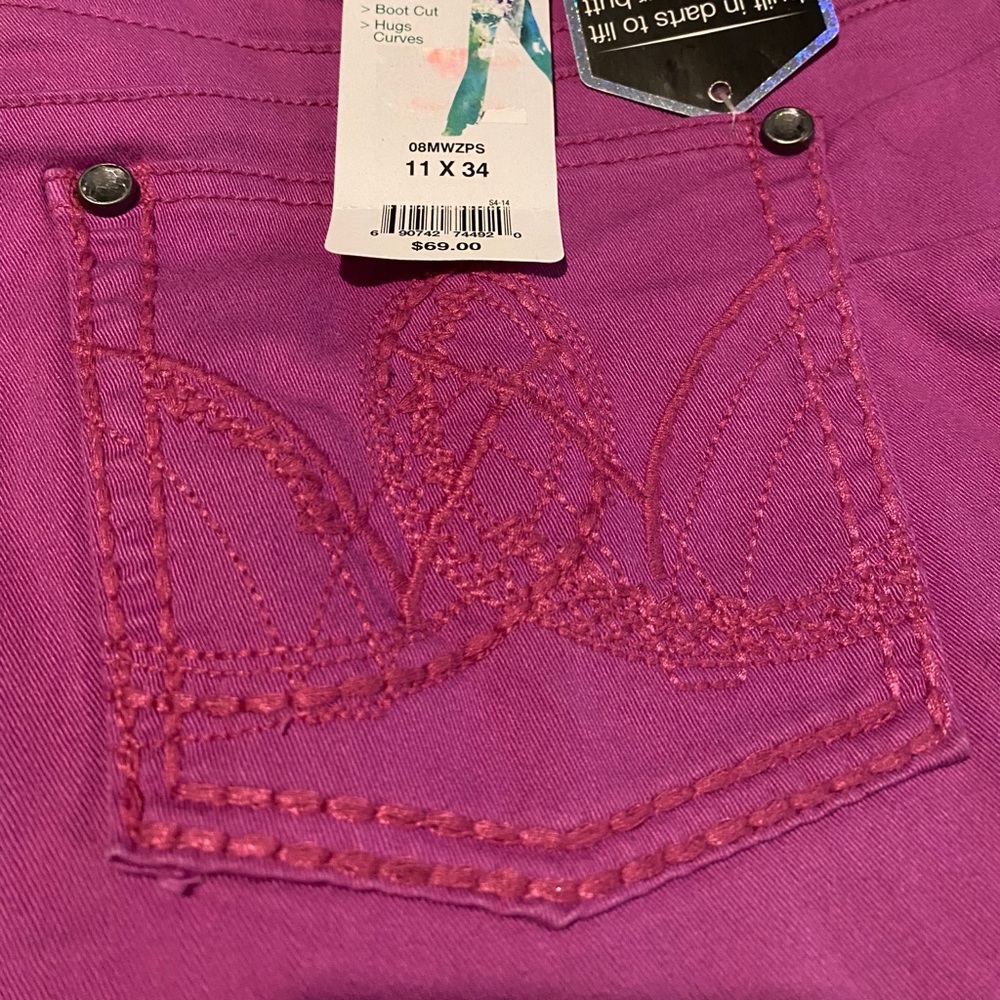 NWT-Wrangler Sadie Booty Up Jeans Ultra Low Rise